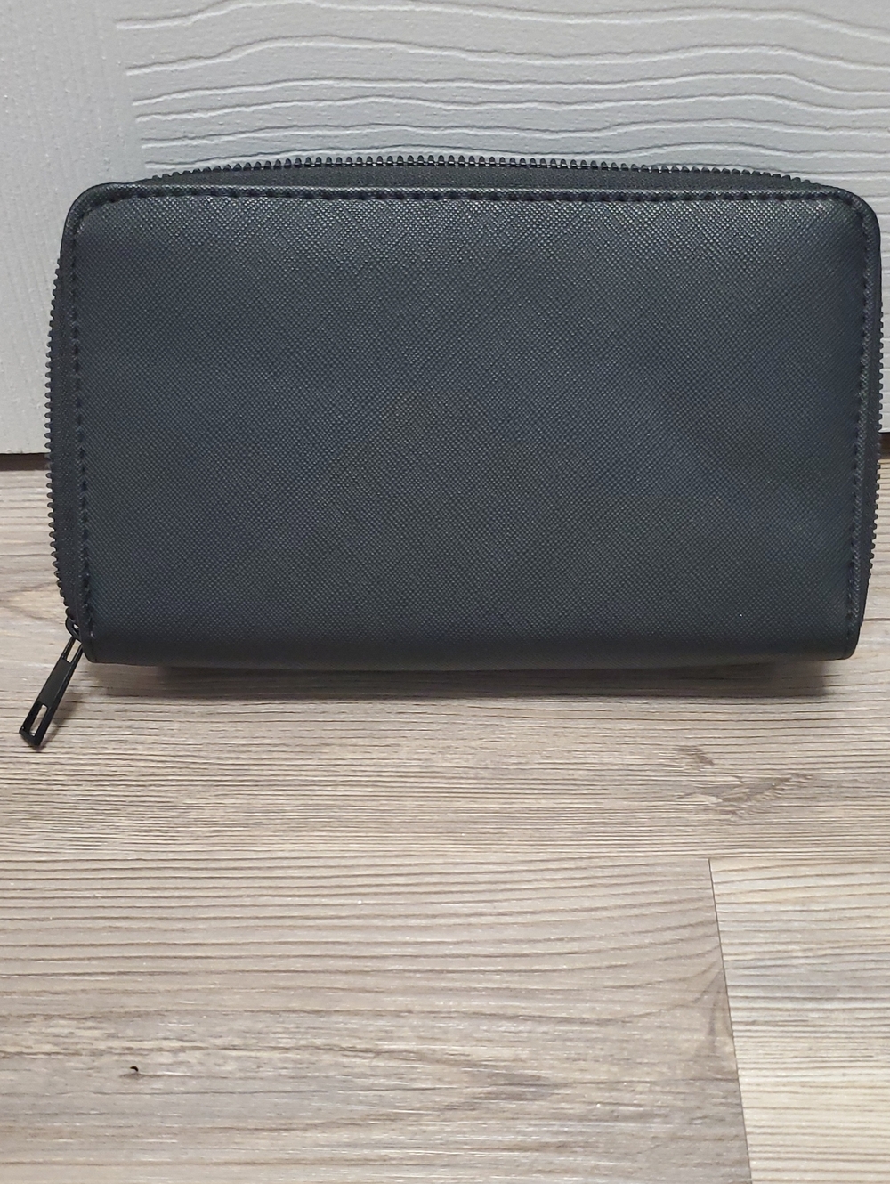Mossimo Black Women's Zip-Around Wallet/phone Holder - Picture 4 of 4